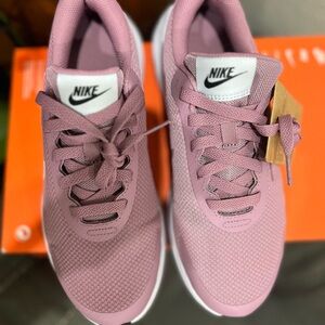 Nike Purple Sneakers with Breathable Mesh and Cushioned Collar